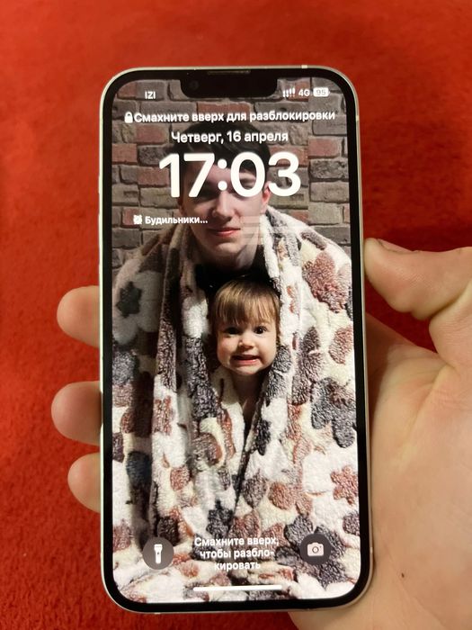 Продам iPhone 13