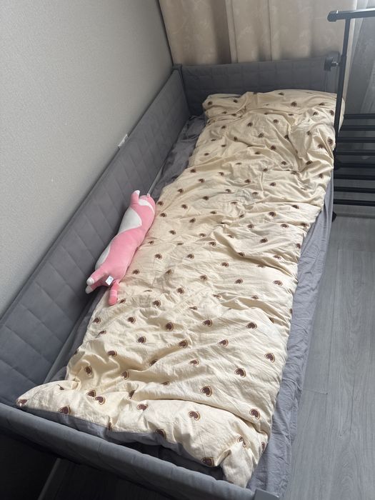 Продаю кровать с матрасом