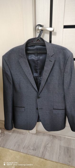 Продаются пиджак.