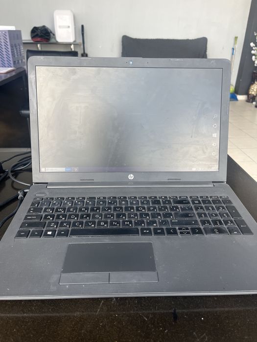 HP ноутбук продается срочна