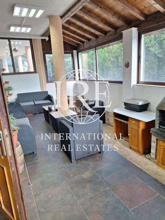 Продава се Къща в Варна, м-т Боровец - юг - 660 кв.м за 1137 €/кв.м - Снимка #3
