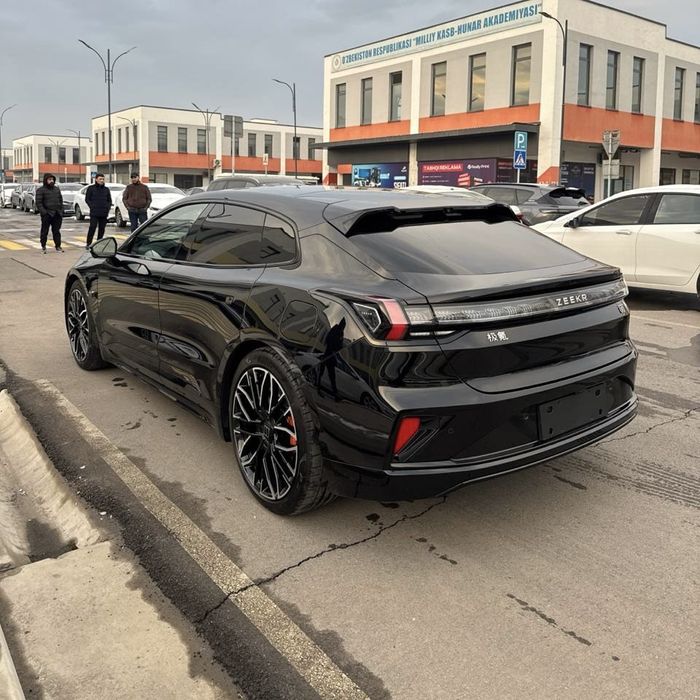 Zeekr 001 you full 2024/2025