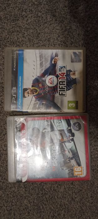 Ps3 + 2 manete + 2 jocuri