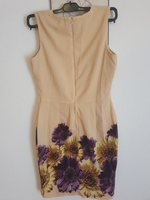 Vand rochie marimea M