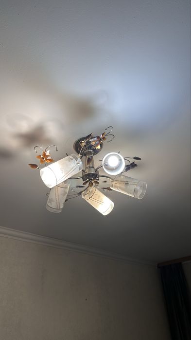 Люстра пятиламповая