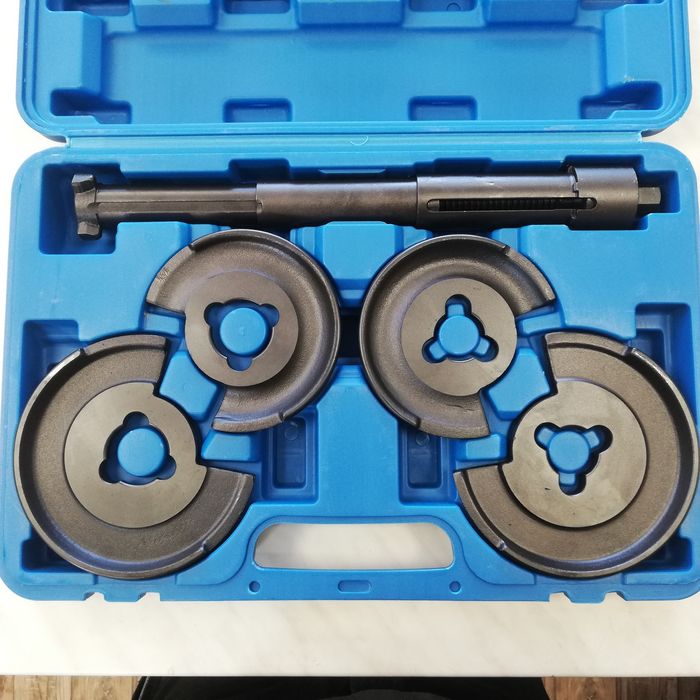 Комплект скоби за пружини на Mercedes