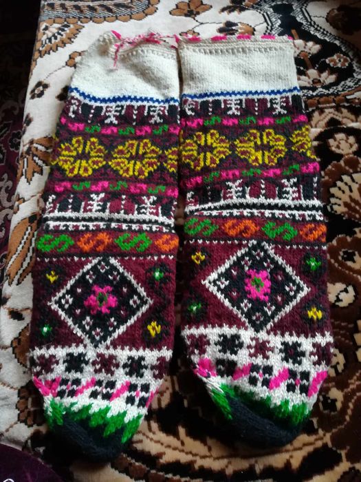 Вълнени шарени чорапи, нови