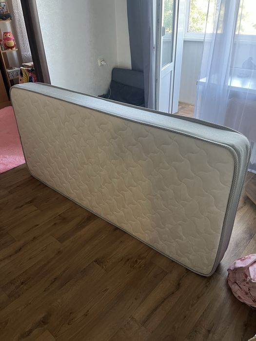 Продам кровать матрас