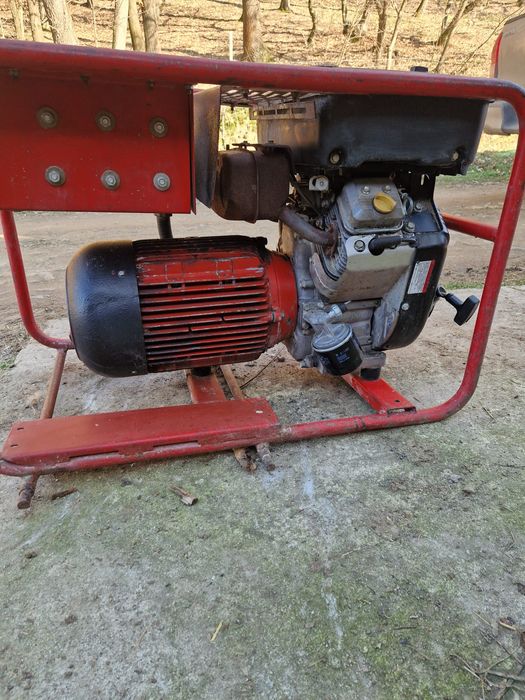 Vând generator curent profesional, pe benzina,9kva,,trifazic și monofa