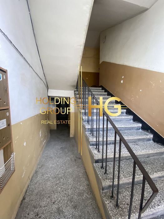 Продава се Четиристаен апартамент в Добрич, Център - 130 кв.м за 539 €/кв.м - Снимка #9