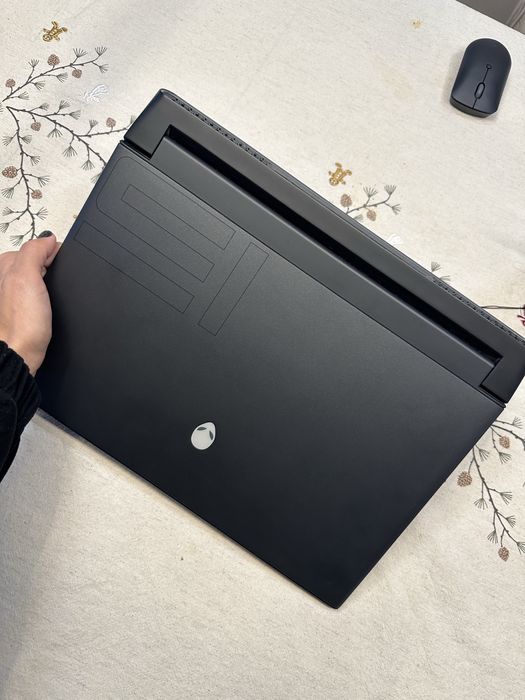 Лаптоп Alienware m15 r3