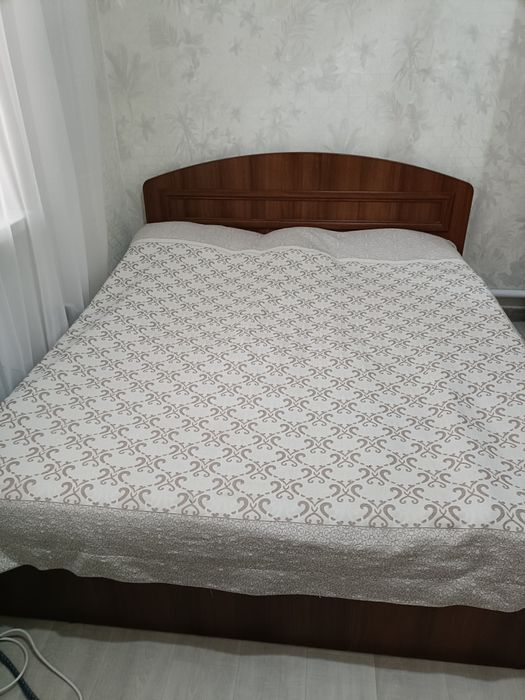 Спальний гарнитур сатылады