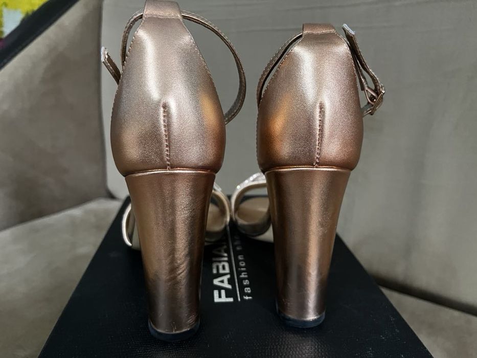 Елегантни и стилни обувки