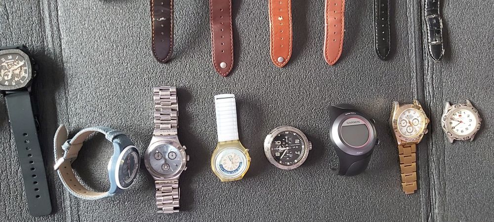 Лот Часовници- автоматични и кварцови