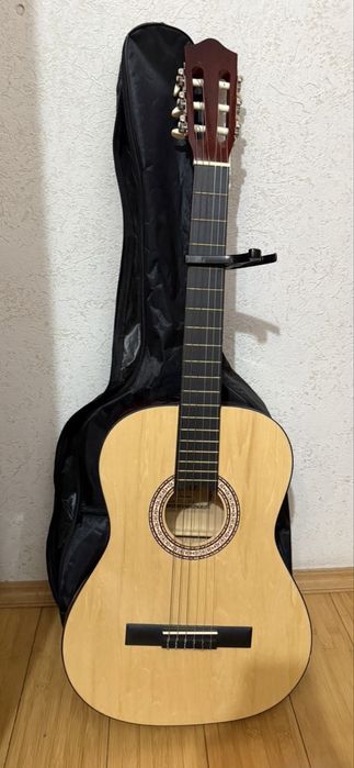 Продам Гитару Классическую