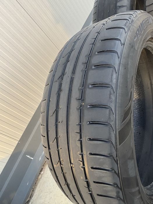 Гуми  235 55 19 летни