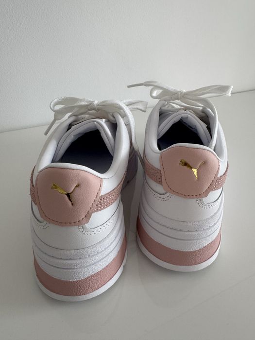 Adidasi noi din piele marca Puma Mayze -alb optic cu insertii din piel
