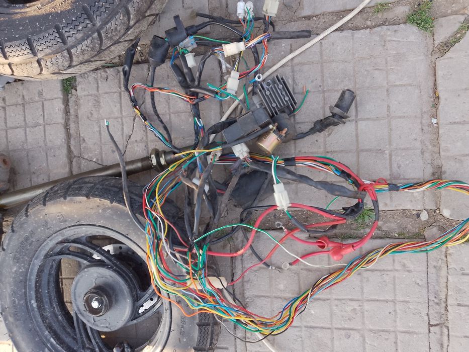 Продавам двигател за скутер нова мотор с работещ двигател четири такто