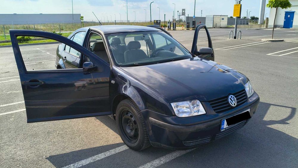 VOLKSWAGEN Bora 2004