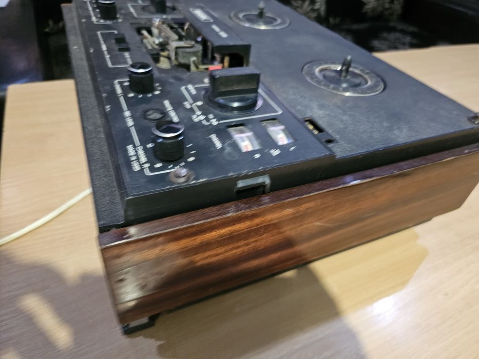 Magnetofon Majak 205 maiak plus unul de piese