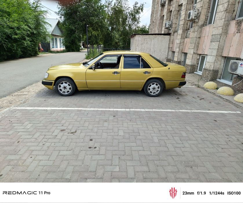 Mercedes Benz e200