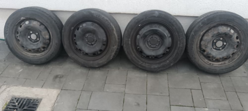 Vând set jante+cauciucuri Fabia3, Polo, vara Kumho Ecowing 185/60/15