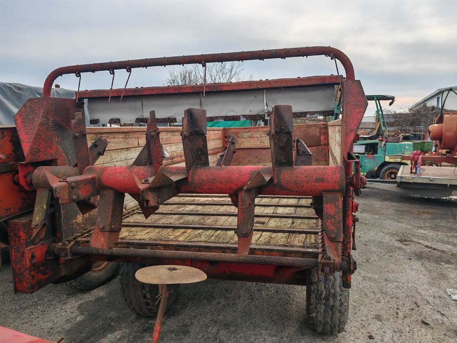 Remorcă împrăștiat gunoi MIG bălegar 4 tone