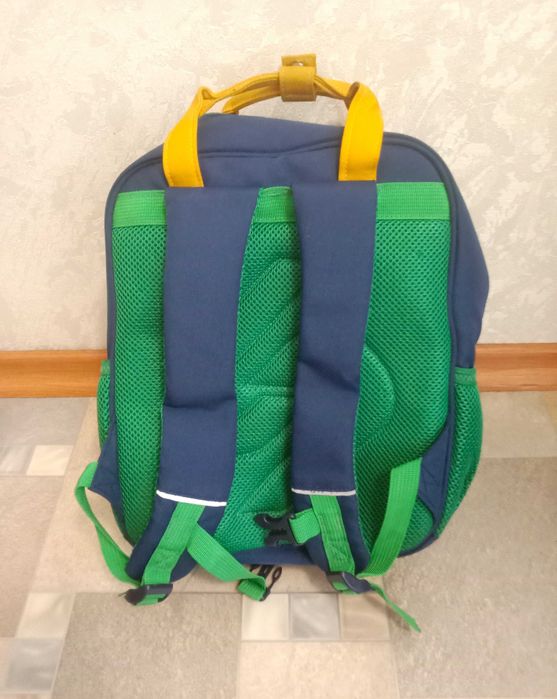 Рюкзак школьный.
