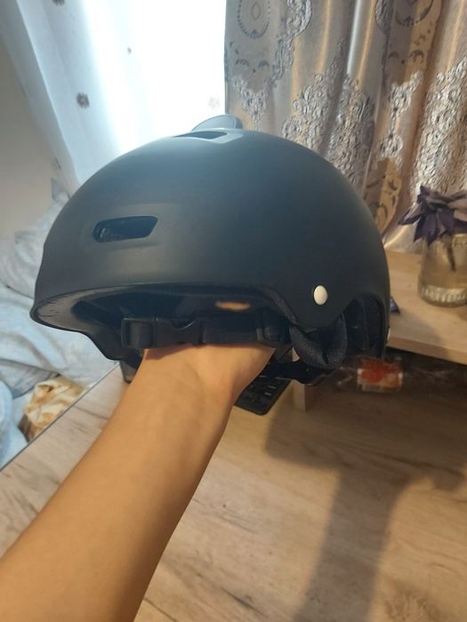 Vand casca pentru copii dar si pentru adulți reglabilă