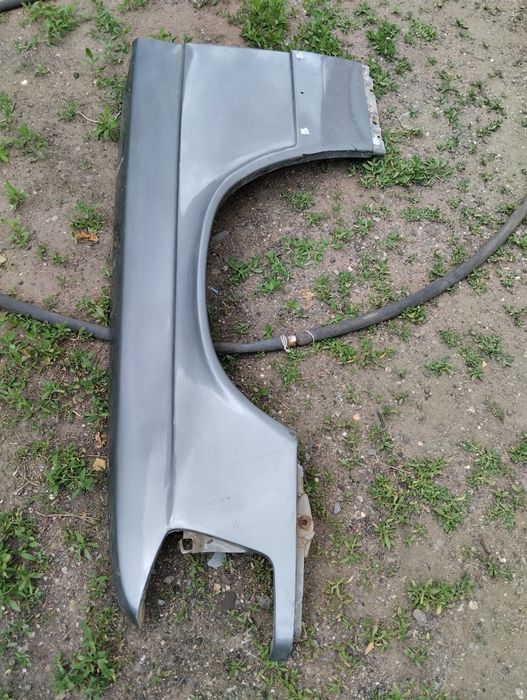 Крыло левое Мерседес 190