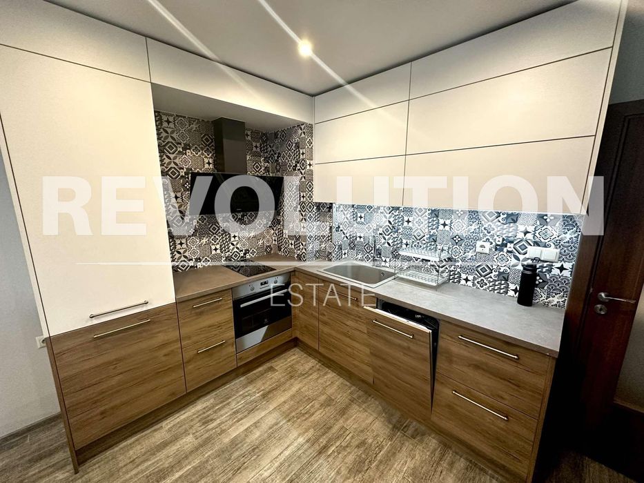 Дава се под наем Двустаен апартамент в Варна, Конфуто - 56 кв.м за 475 € - Снимка #2