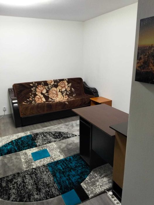 Închiriez garsoniera