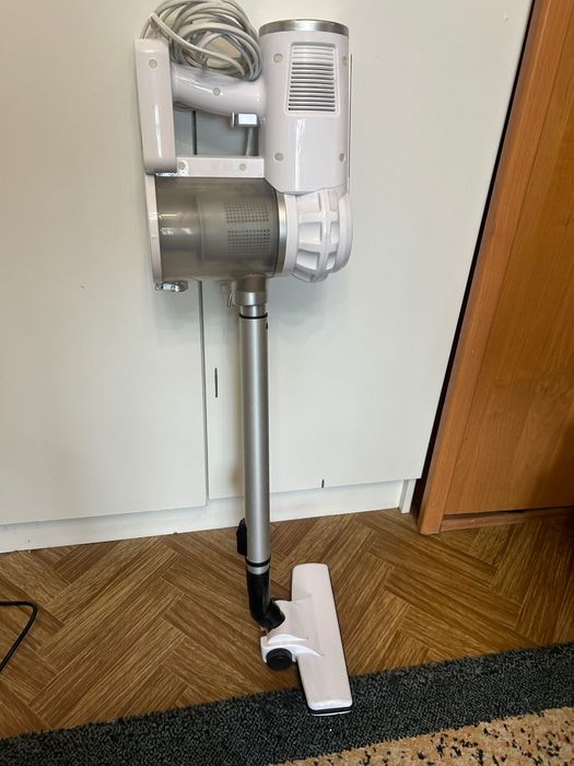Добротный пылесос вертикальный