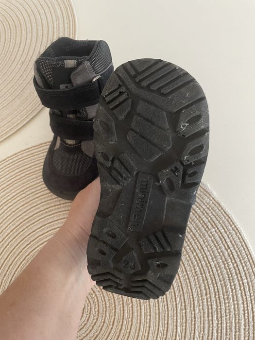 Ghete pentru băieți, mărimea 23, pentru primăvară/toamnă/iarnă.