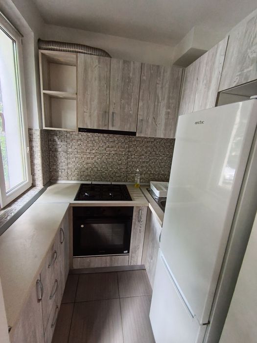 Închiriez apartament