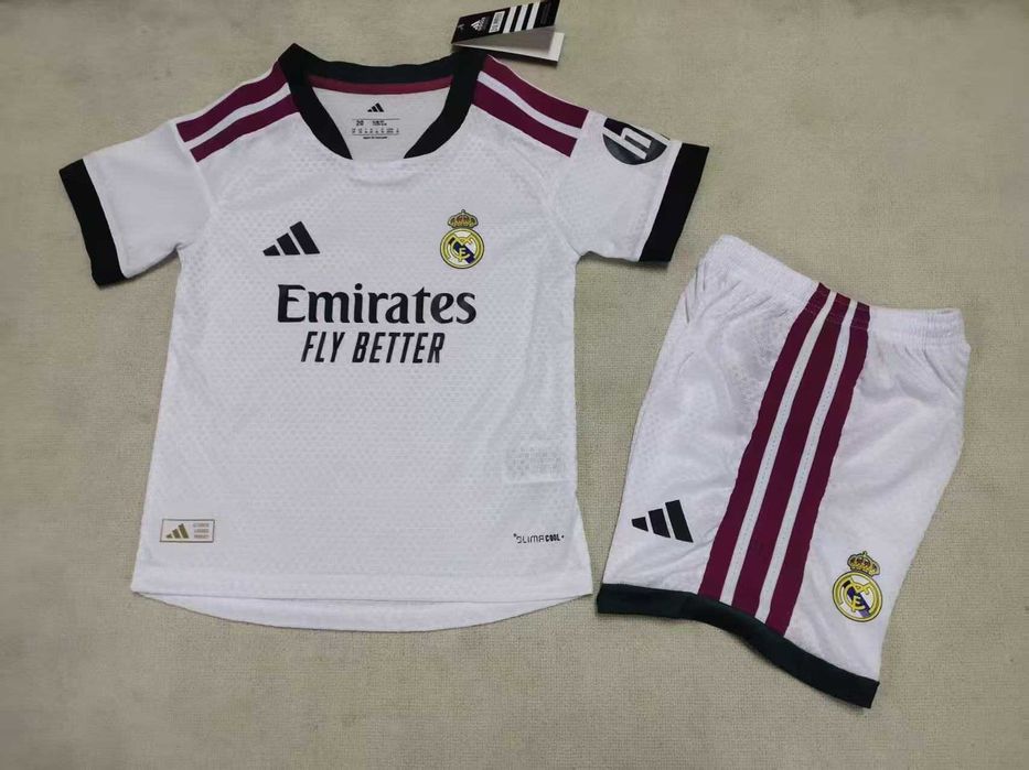 Детски футболни екипи Nike Adidas 2026/2027