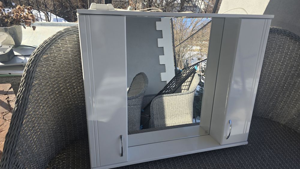 Шкаф для ванной подвесной