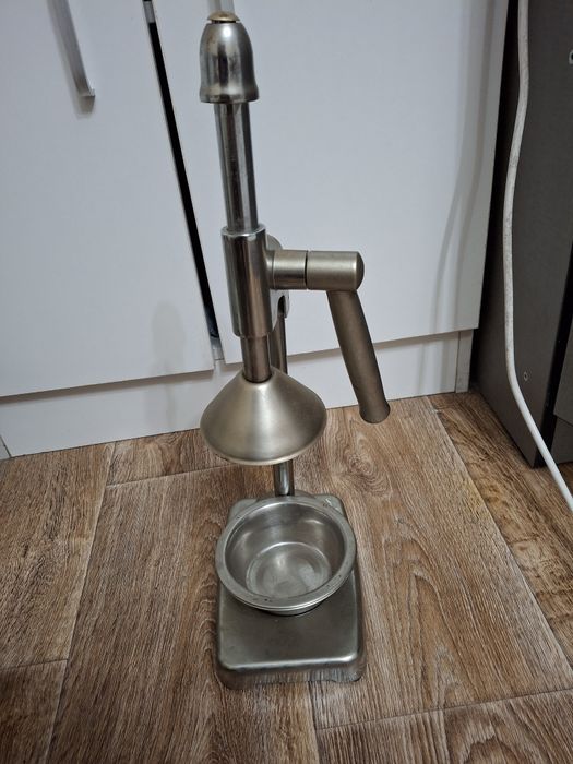 Соковыжмалка  механическая