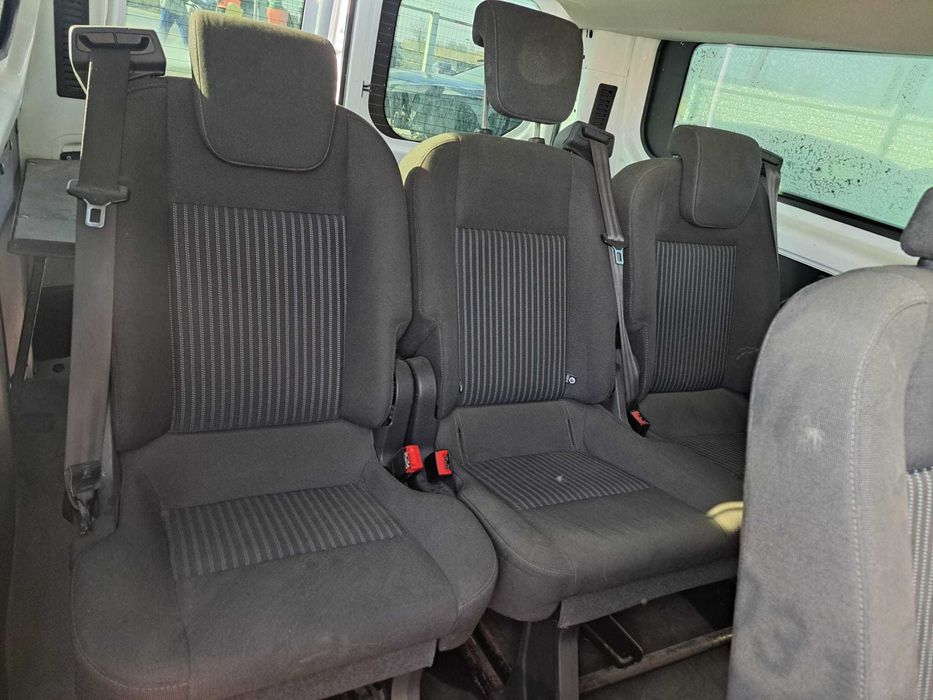 Dezmembrez Ford Transit Custom de Persoane 2.2 Tdci DRFF 100 Cai