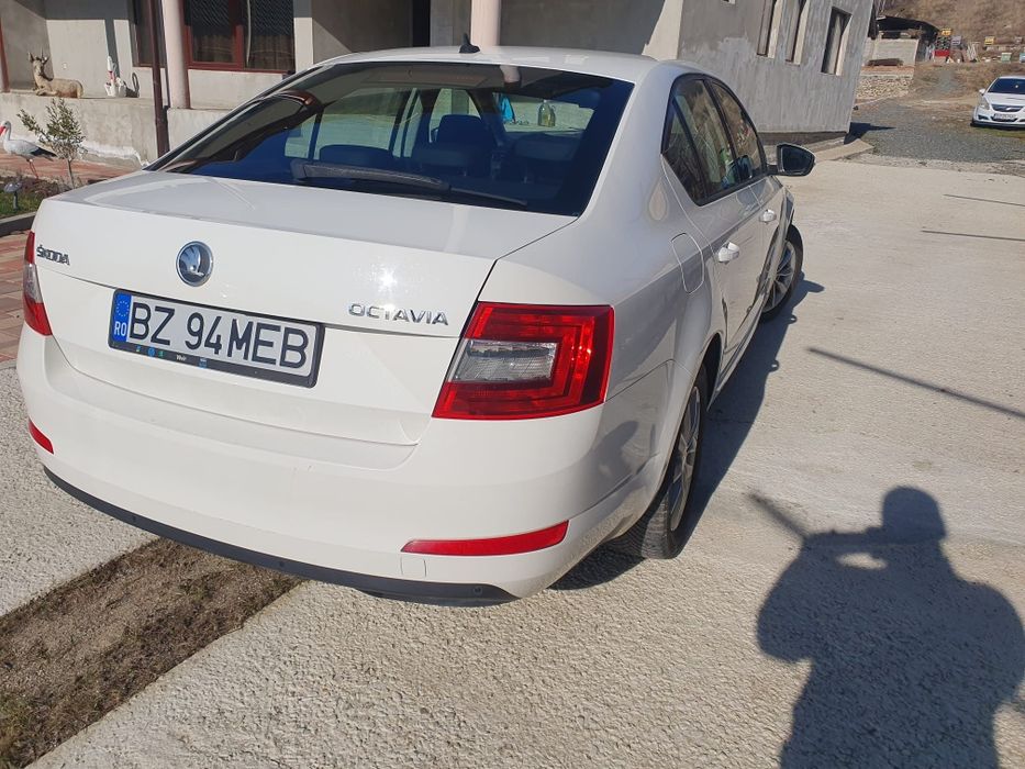 Vând Skoda Octavia
