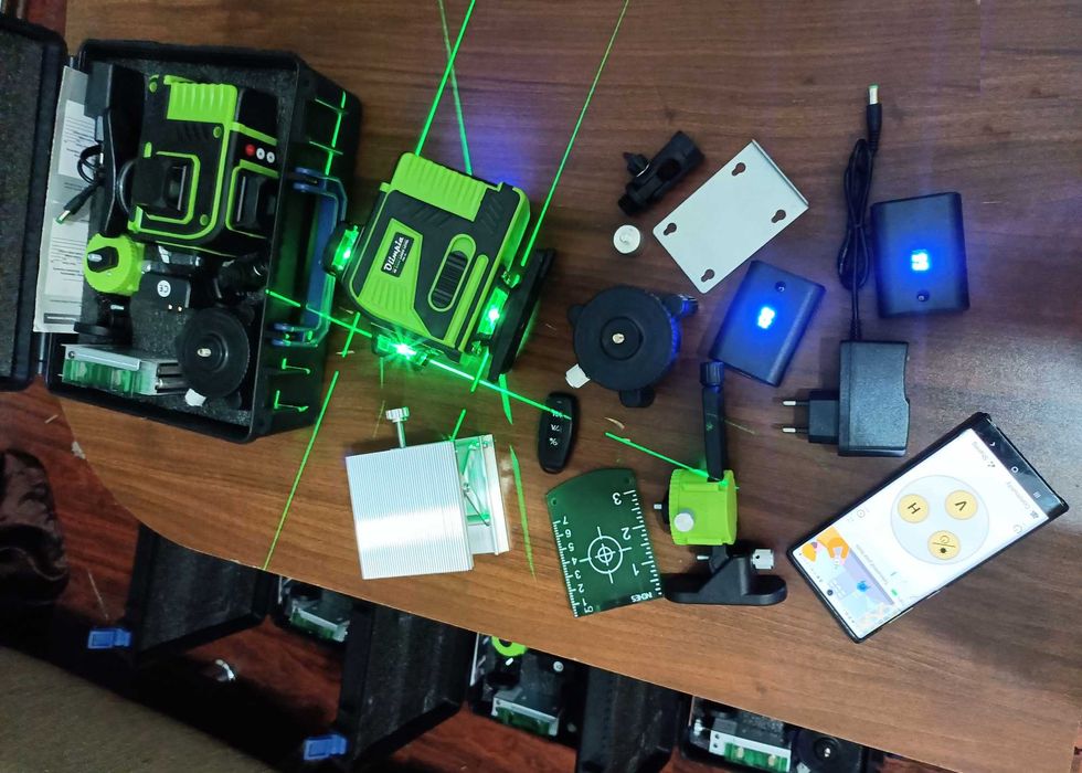 Nivela laser OLIMPIA 4D, 16 linii, laser verde, 2 baterii