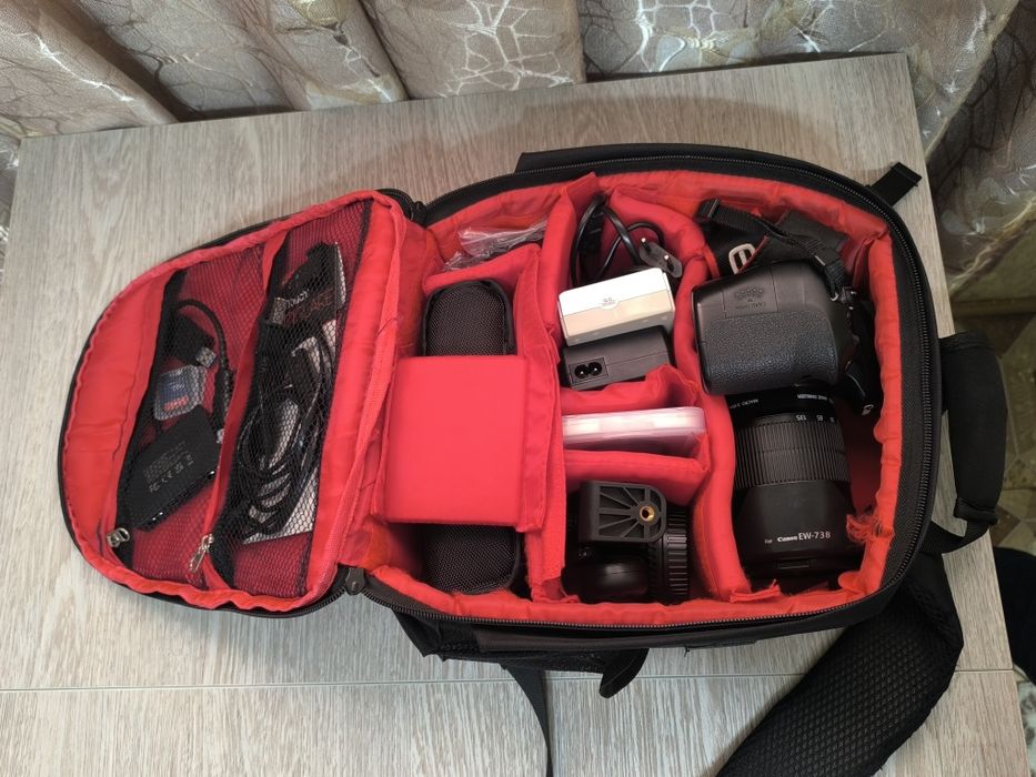 Фотоаппарат Canon 60D (18 МП), с объективом, вспышкой, аксессуарами