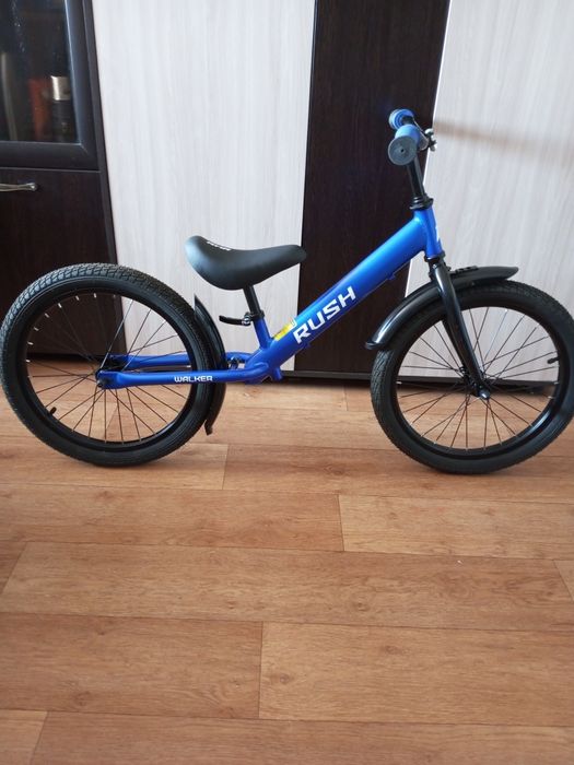 Продам беговел Rush Walker