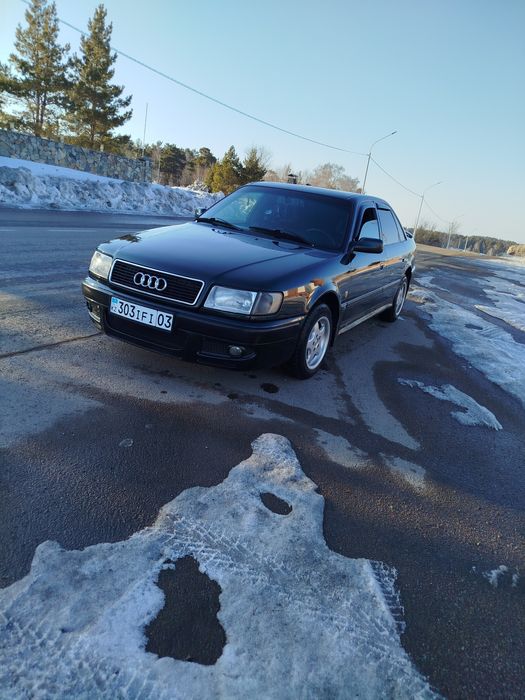 Ауди 100  в идеальном состоянии