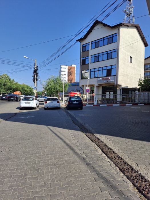 Inchiriez spatiu comercial stradal Blv. Dacia, Consul