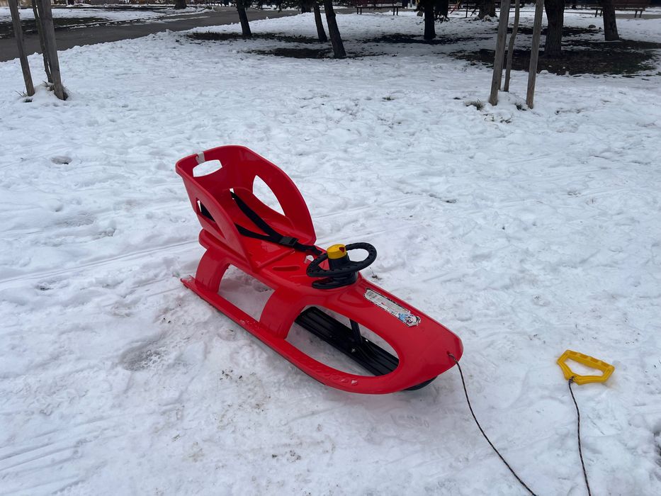 Шейна със седалка и волан bullet