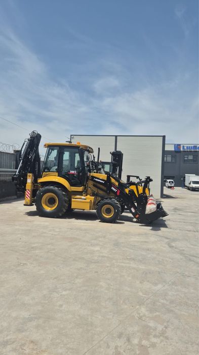 Услуги Экскаватора-погрузчика 3в1 2025г