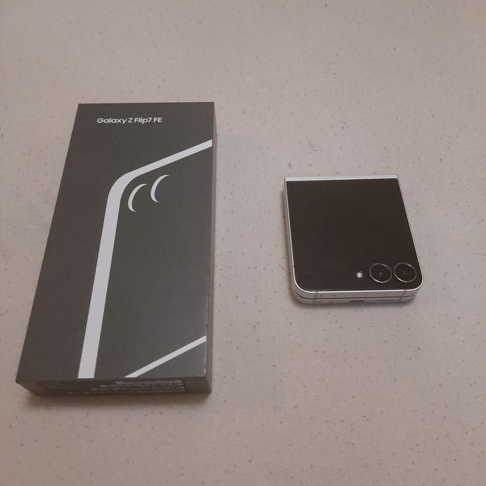 Продава се Samsung Galaxy flip 7 Fe 128 GB