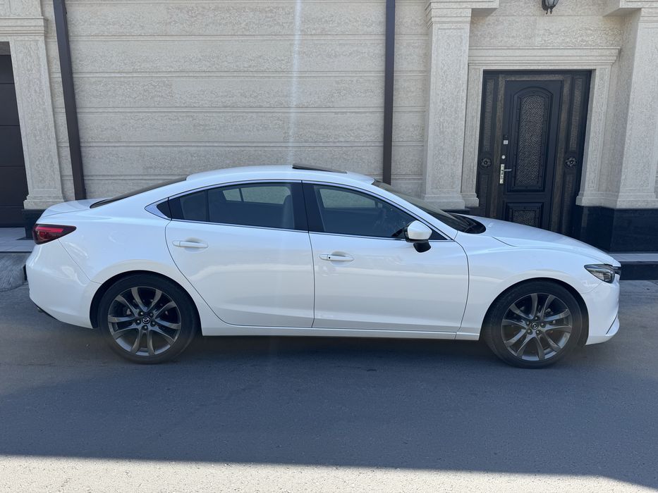 Mazda 6 2015г 2.5 192h/p  skyactiv максимальная коплектация