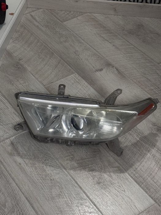 Водительская фара highlander
